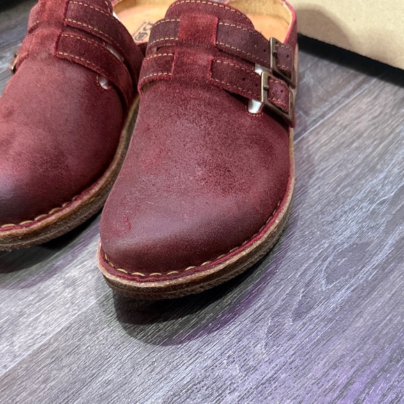 Born the Cort Clog in Burgundy Slip-On Leather Clogs with Buckles Sz 8 - Picture 4 of 7